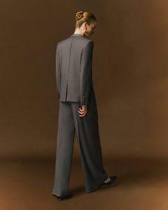 Blazer élégant à simple boutonnage en laine Velora pour femmes, top des ventes de services ODM fabriqués au Vietnam - Product Image 5