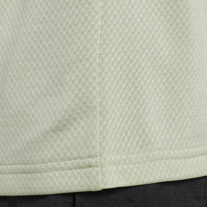 T-shirt de haute qualité pour hommes brodé sur mesure vêtements de sport en polyester à séchage rapide avec tissu doux et nouveau style décontracté - Product Image 4