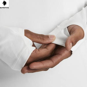 เสื้อฮู้ดแบบสวมหัวของผู้ชายผ้าเทอร์รี่ผ้าฝ้าย100% น้ำหนักเบาลายนูนแบบลำลองสีทึบออกแบบได้ตามต้องการ - Product Image 5