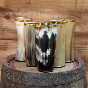 Verre à boire en corne moderne fait à la main et respectueux de l'environnement avec moulage en laiton pour bière, vin, cadeau par Saniya Handicraft - Product Image 2