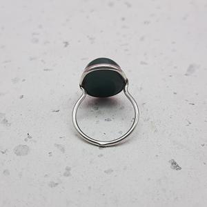 Bague de Bohème en Argent Sterling 925 Artisan Artisanal Fabriqué Malachite Gemstone Bezel Diamond Accent Natural Dainty Jewelry-Wholesale - Product Image 2