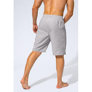 Pantalones cortos transpirables para correr de verano para hombre, ropa de gimnasio personalizada a la moda con patrón sólido, respetuosos con el medio ambiente - Product Image 3