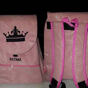 Mochila de Animadoras para Equipos y Estudiantes, Bolsa de Viaje Impermeable con GPS, Protección RFID Antirrobo y Panel Solar - Product Image 6