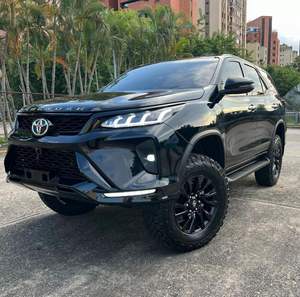 Toyota Fortuner Híbrida 2024, SUV con Caja de Cambios Automática, Volante a la Izquierda, Interior de Cuero, Neumáticos R17, Usado - Product Image 3