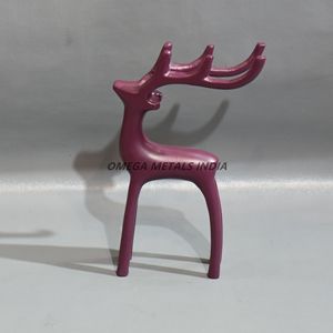 Fabricante de estatuilla de reno de Navidad de oro con diseño minimalista elegante y astas elegantes para decoración festiva de lujo - Product Image 5