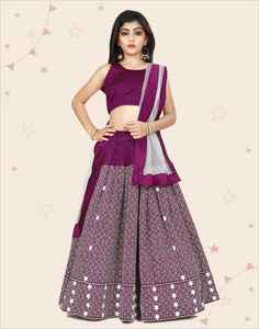 Lehenga Choli Estilo Bollywood para Niñas de Shoryam Fashion |   Conjunto Étnico con Estampado Geométrico para Niños |   Ropa Festiva Morada para Niños Pequeños y Adolescentes - Product Image 1