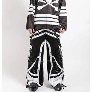 Pantalones Unisex Estilo Punk Gótico en Blanco y Negro, Convertibles, con Tachuelas, Cremalleras y Cadenas - Product Image 5