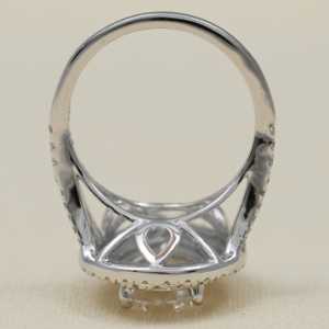 แหวนหมั้นเพชรแล็บไดมอนด์ทรงลูกแพร์ ดีไซน์สวยงาม ประดับเพชรสองชั้น - Product Image 6