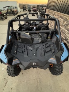 แคน-แอม มาเวอริค เอ็กซ์3 เทอร์โบ 800 ซีซี 4WD ยูทีวี เกียร์อัตโนมัติ สีพลาสติก น้ำเงิน ส้ม ดำ ภายนอกสีดำ สำหรับทุกฤดู - Product Image 2