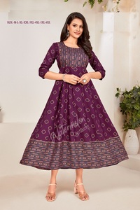 Kurti คอลเลกชันแฟนซีพิเศษสำหรับผู้หญิงพิมพ์ลายสีทองพร้อมงานเย็บปักถักร้อยใส่สบายสำหรับฤดูร้อน - Product Image 4