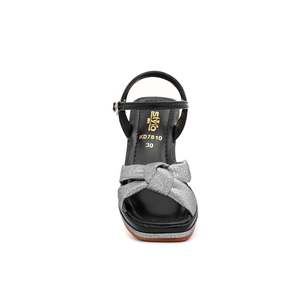 Sandalias de tacón para niña negras estilo elegante KD7810 - Product Image 1