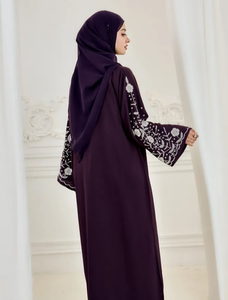 Elegante Abaya Estadounidense con Hermosas Cuentas Bordadas a Mano, Diseñada Especialmente para Eid y Bodas 2026 - Product Image 2