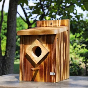 บ้านนกทำด้วยมือที่สวยงามสำหรับสวนหลังบ้านหรือระเบียงบ้านแสนสบายสำหรับเพื่อนขนนก - Product Image 3