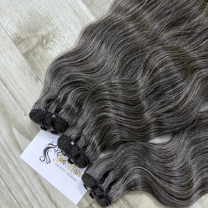 Extensiones de Cabello Humano Vietnamita de la Marca Sun Hair Company, Cabello Virgen con Cutícula Completa, Ondulado Natural, Color Gris Sal y Pimienta - Product Image 6