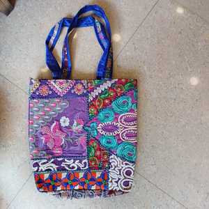 Sac de fête Banjara fait main de créateur indien brodé pour femmes cadeau de mariage vintage deux poignées fermeture à glissière motif de fil - Product Image 2