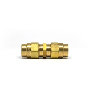 Presse-étoupes à double compression haute performance pour une protection supérieure des câbles électriques en mer disponibles à un bon prix - Product Image 1