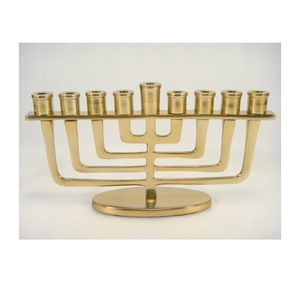 Candelabro decorativo de latón de Color dorado, portavelas de Menorah, soporte de nueve ramas de Hanukkah para decoración de restaurante de Hotel en casa - Product Image 1