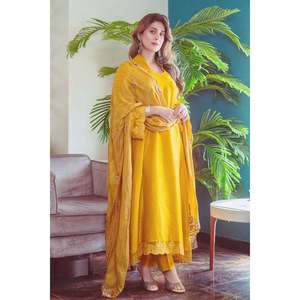 Conjuntos de Trajes para Mujer Sunlight Blossom - Product Image 1