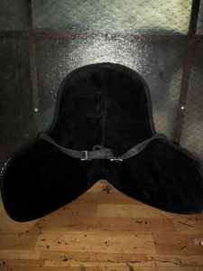 Treeless Sintético Zebra Black Horse Tack Treeless Freemax Silla de montar sintética + circunferencia, todos los tamaños disponibles para la venta desde la India .. - Product Image 5