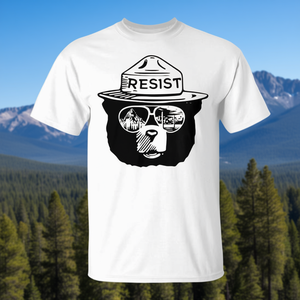 T-shirt Resist Bear Sunglasses Salva i parchi nazionali - Prodotto promozionale - Product Image 3