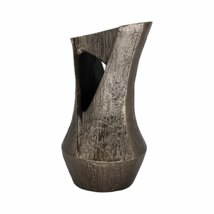 Jarrón de Mesa de Metal Hecho a Mano Chilton con Acabado Plateado Pulido y Adorno Floral Dorado para un Interior Moderno y Sofisticado - Product Image 4