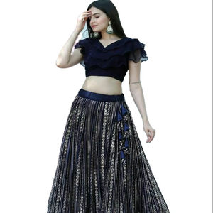 Blusa de punto de Color negro con patrón de manga elegante con Secuencia de bordado de Georgette de imitación trabajo enorme Flair Lahenga para adultos - Product Image 1