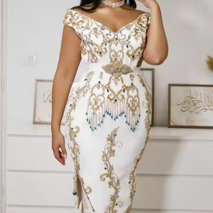 MAGNIFIQUE BRODERIE ZARI SUR ROBE KARAKOU BLANCHE AVEC PERLES DE VERRE EN CRISTAL, PIERRE, PERLES, DABKA WORK @ 2024 - Product Image 1