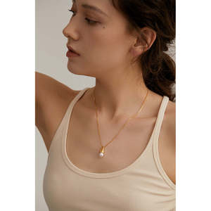 Collana con Ciondolo di Perla d'Acqua Dolce Singola e Diamante, Placcata in Oro, Catena Trendy a Forma di Bambù con Numero e Farfalla per il Buddhismo - Product Image 5