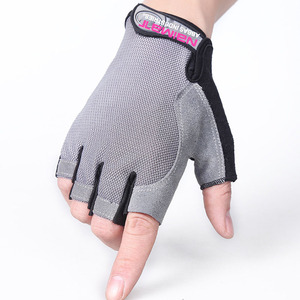 Gants de cyclisme unisexes en cuir et mesh, rembourrés, demi-doigts, respirants, décontractés, de haute qualité, avec logo et étiquette personnalisés - Product Image 3