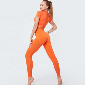 Alta calidad de las mujeres de manga corta púrpura Fitness Yoga Crop Top Gym Wear Sets - Product Image 6