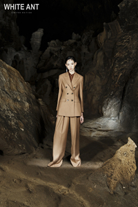 เสื้อเบลเซอร์ขนสัตว์กระดุมสองแถวลายสิงโตดีไซน์มินิมอลแบบยั่งยืนคุณภาพสูงจากผู้ผลิตเวียดนาม - Product Image 3