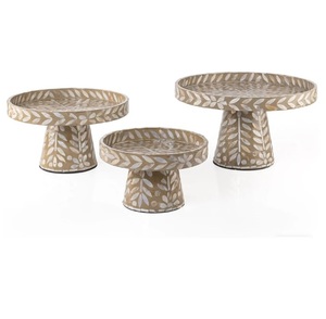 Exclusivo Juego de 3 Soportes para Pastel de Boda, Diseño Artesanal, Base de Madera con Incrustaciones de Nácar - Product Image 3
