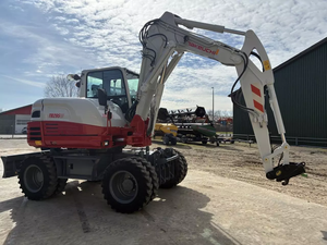 รถขุดตีนตะขาบ Takeuchi TB295W ปี 2022 คุณภาพเชื่อถือได้ เหมาะสำหรับงานถนน งานอเนกประสงค์ และงานดิน - Product Image 2
