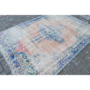 Alfombra Vintage de 6x8.9 pies, Alfombra Turca Grande, Alfombra de Lana a Cuadros Azul y Roja - Product Image 2