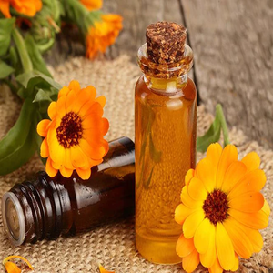 Aceite Portador Prensado en Frío con Infusión de Flor de Caléndula al por Mayor OEM, Puro y Natural, Grado Cosmético, para Cuidado de la Piel, Cuerpo y Cabello - Product Image 1