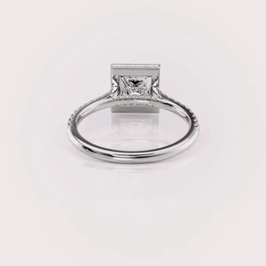 Anillo de Compromiso y Boda con Diamante Cultivado en Laboratorio con Corte Princesa Certificado por IGI, Halo y Banda Pavé en Oro Amarillo/Blanco y Oro Rosa de 14K - Product Image 4