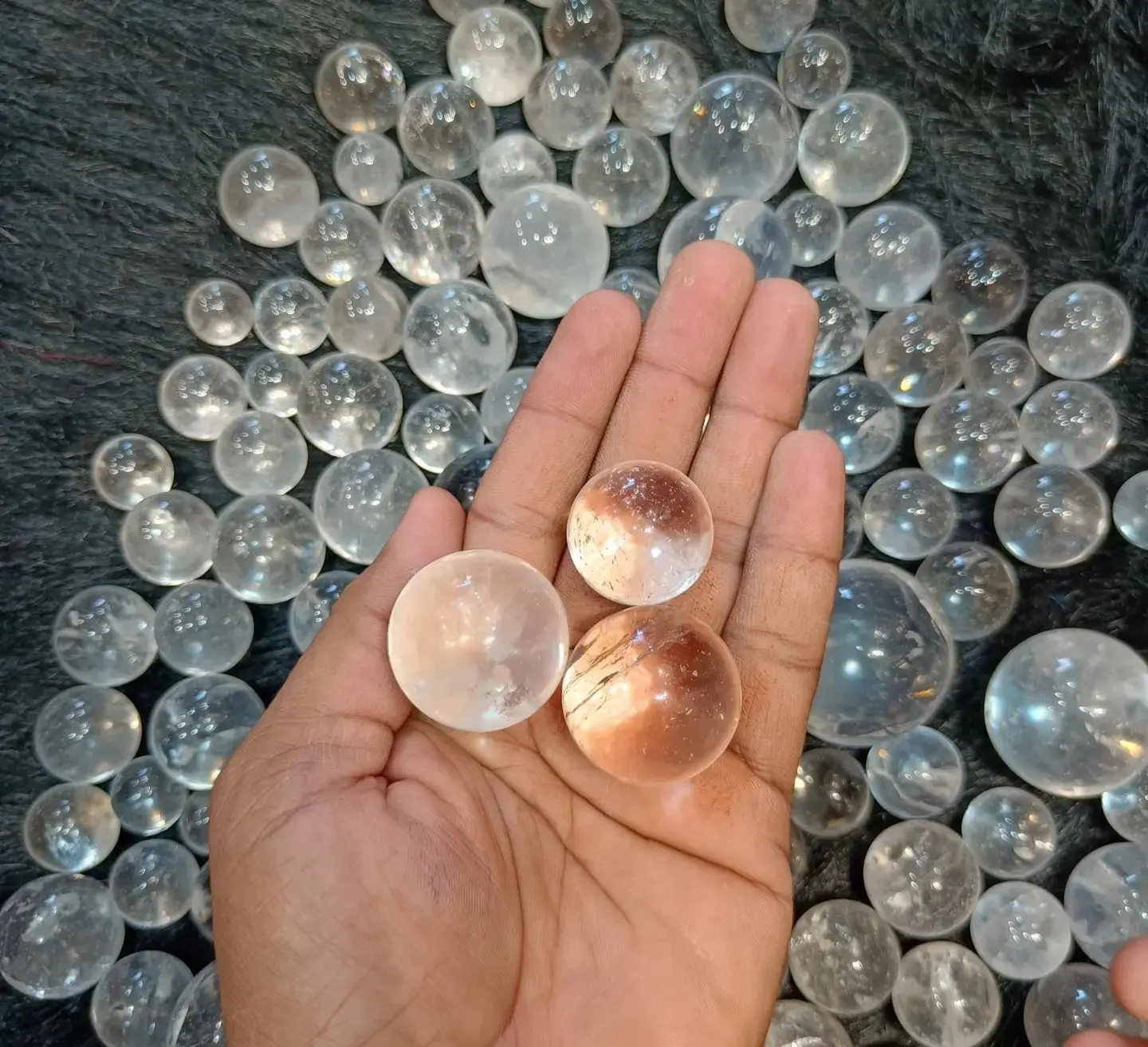 Boule de cristal de sphère de Quartz clair de guérison naturelle de haute qualité pour la méditation