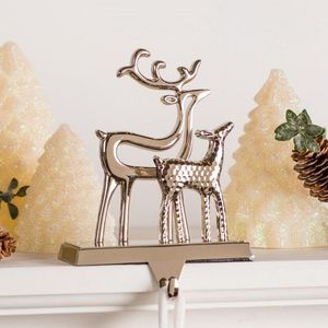 Support de bas en fonte durable au design classique de Noël ajoutant de la chaleur aux intérieurs de la maison pendant la saison des fêtes - Product Image 2