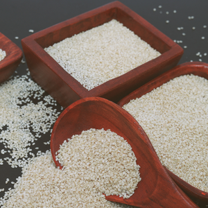 Graines de sésame blanches de qualité supérieure soigneusement décortiquées nettoyées pour l'exportation Produit agricole de marque privée pour l'industrie alimentaire - Product Image 4