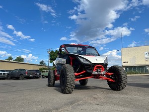 Powersports Villain SX10 S 2024 Blanco Rojo Usado 30 horas 80 millas - Product Image 2
