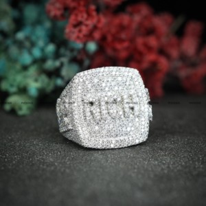 Anillo de Hip Hop con Logotipo de Letra Personalizado, con Incrustaciones de Moissanita, Pasa el Test de Diamantes, Plata de Ley 925, Joyería Fina para Hombre, por Phoenix Enterprise - Product Image 2