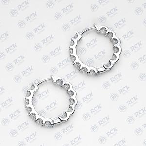 ต่างหูเพชรโมอิสทรงกลมตัด2.70 tcw สำหรับผู้หญิงกระดุมเพชรการออกแบบเครื่องประดับห่วงสำหรับเป็นของขวัญครบรอบ - Product Image 3