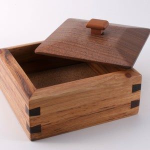 Boîte à bijoux en bois massif de luxe de vente chaude stockage personnalisé antique de haute qualité avec style classique et technique polie - Product Image 4