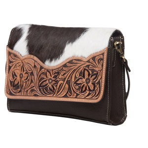 Automne bohème femmes luxe peau de vache sac à bandoulière outillé à la main Floral Solitaire Design avec gland fleur décoration prêt Stock - Product Image 2