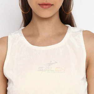 Top corto sin costuras de moda para mujer con cuello en V y diseño de ajuste cómodo sin costuras Rib Knit Crop Top - Product Image 6