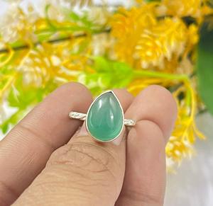 Bague en argent Onyx vert naturel, bague en pierre précieuse Onyx vert larme pour femme, bijoux en argent bohème faits à la main - Product Image 4