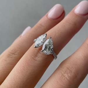 Anillo de Compromiso con Diamantes de Laboratorio de 2.80 Quilates, Corte Pera y Marquesa, Color EF, Claridad VS, Certificado IGI - Product Image 2