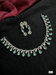 ENSEMBLE DE COLLIER DE MARIÉE EN DIAMANT AMÉRICAIN ET BOUCLES D'OREILLES CLASSIQUES ET DE HAUTE QUALITÉ ENSEMBLE DE BIJOUX DE MARIAGE POUR FEMMES DE STYLE CLASSIQUE - Product Image 3