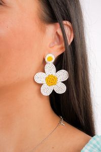 Pendientes de cuentas amarillo marrón para mujer, cuentas de semillas hechas a mano, forma de lágrima, estilo llamativo, diseño étnico - Product Image 2