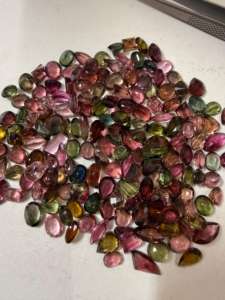 Tourmaline naturelle, forme mixte, lot de 280 ct, 177 pièces, mines africaines, couleurs mélangées, pierres précieuses en vrac, vente en gros pour la fabrication de bijoux - Product Image 6